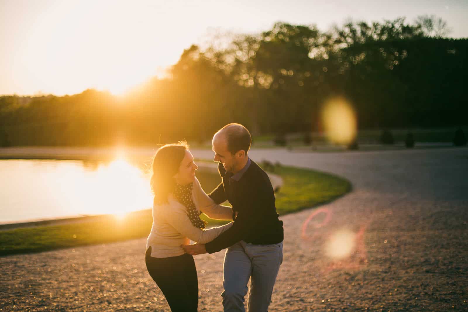 love session couple photo golden hour