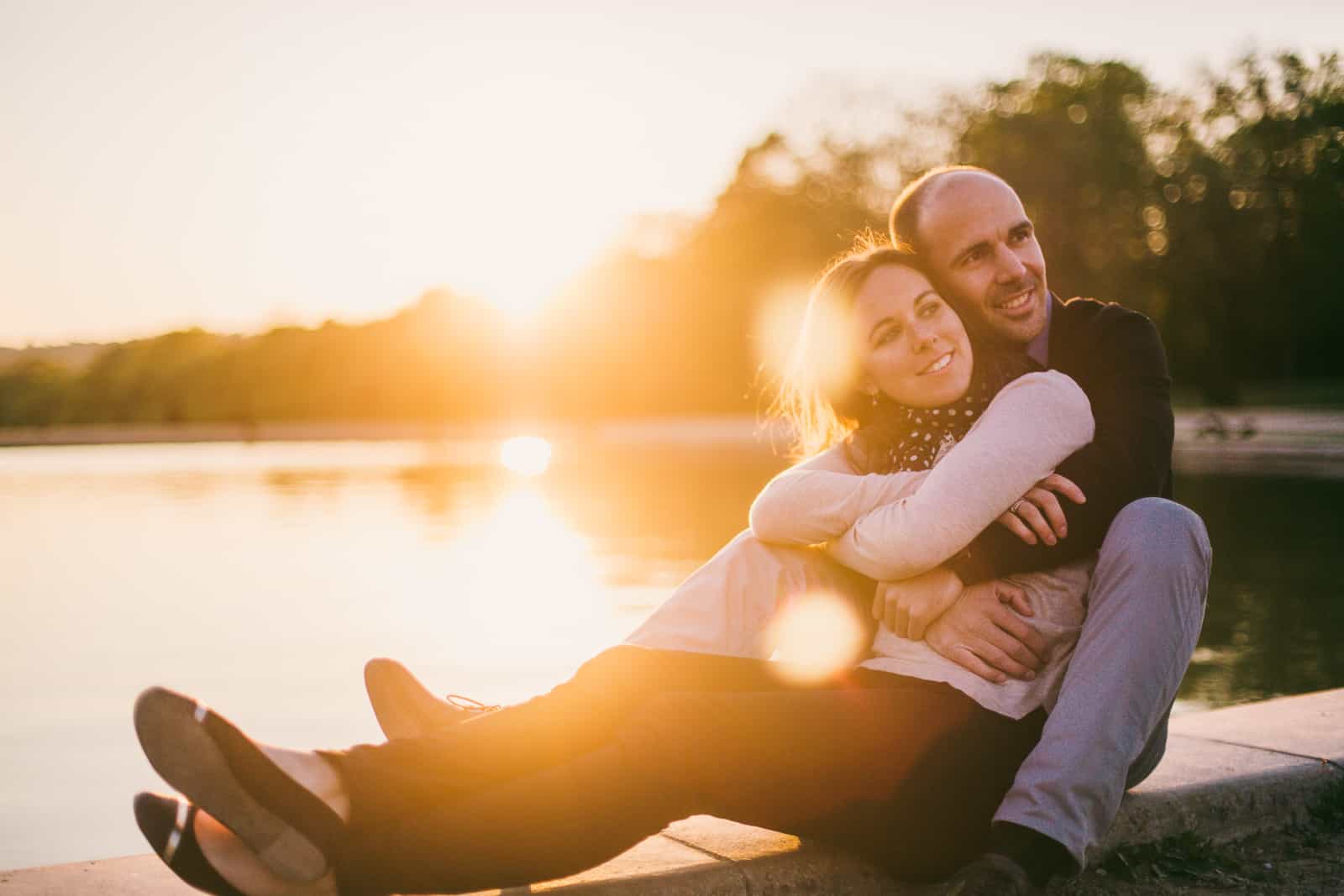 love session couple photo golden hour